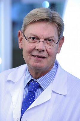 Doctor Physician - orthopedist Manfred