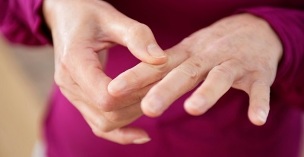 causes of pain in finger joints